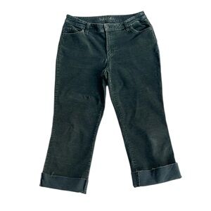 ST JOHNS BAY WOMENS HUNTER GREEN CORDUROY CROPPED PANTS SIZE 8